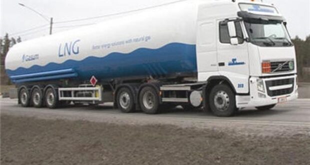 122159 lngtrucks1